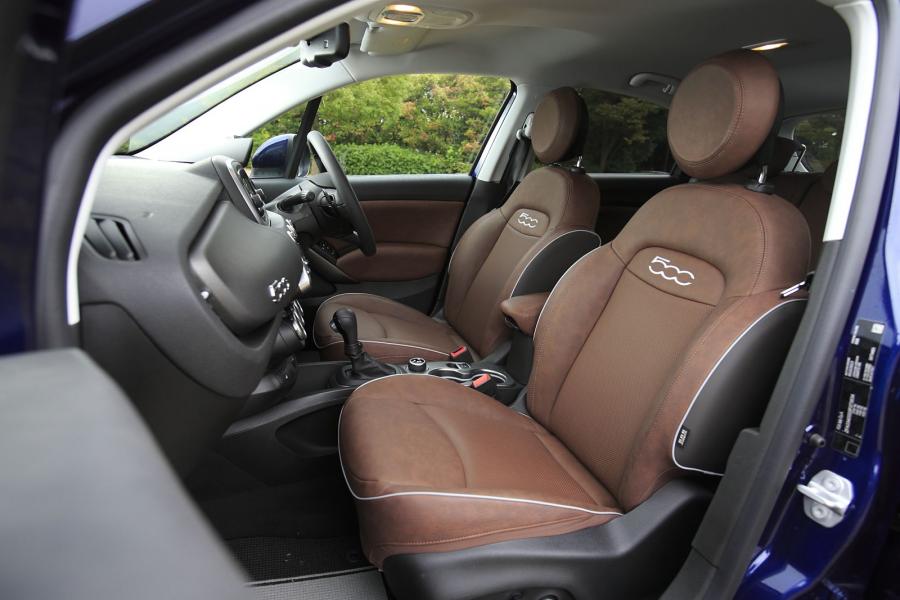 Интерьер Fiat 500X Cross (334) 2015 года  (JP) (фото 8 из 8)